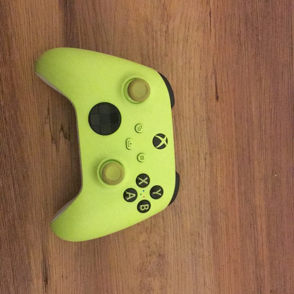 Xbox one Lime green wireless controller - Picture 2 of 2